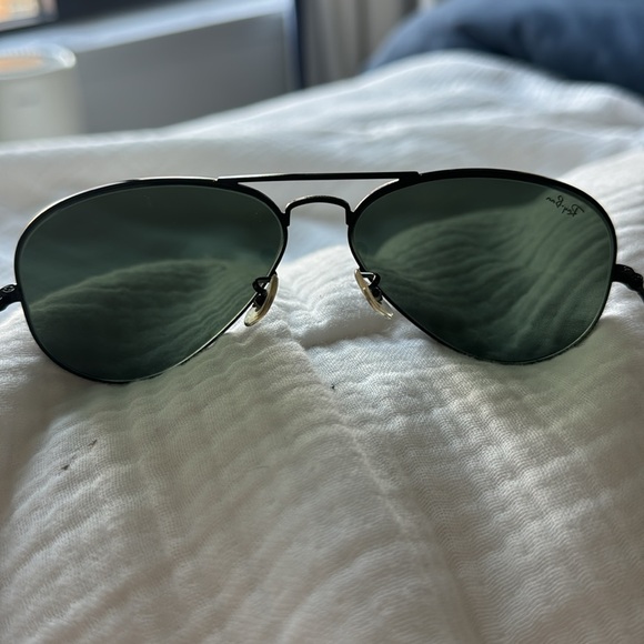 Ray-Ban Black Aviators - Picture 5 of 8